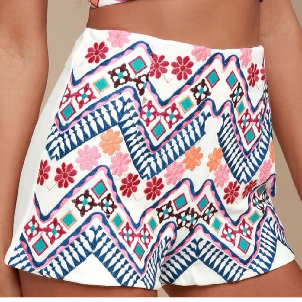 Lulus patterned shorts, size xs